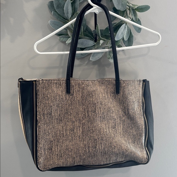 sondra roberts squared Handbags - Sondra Roberts squared Black and Cream Tote